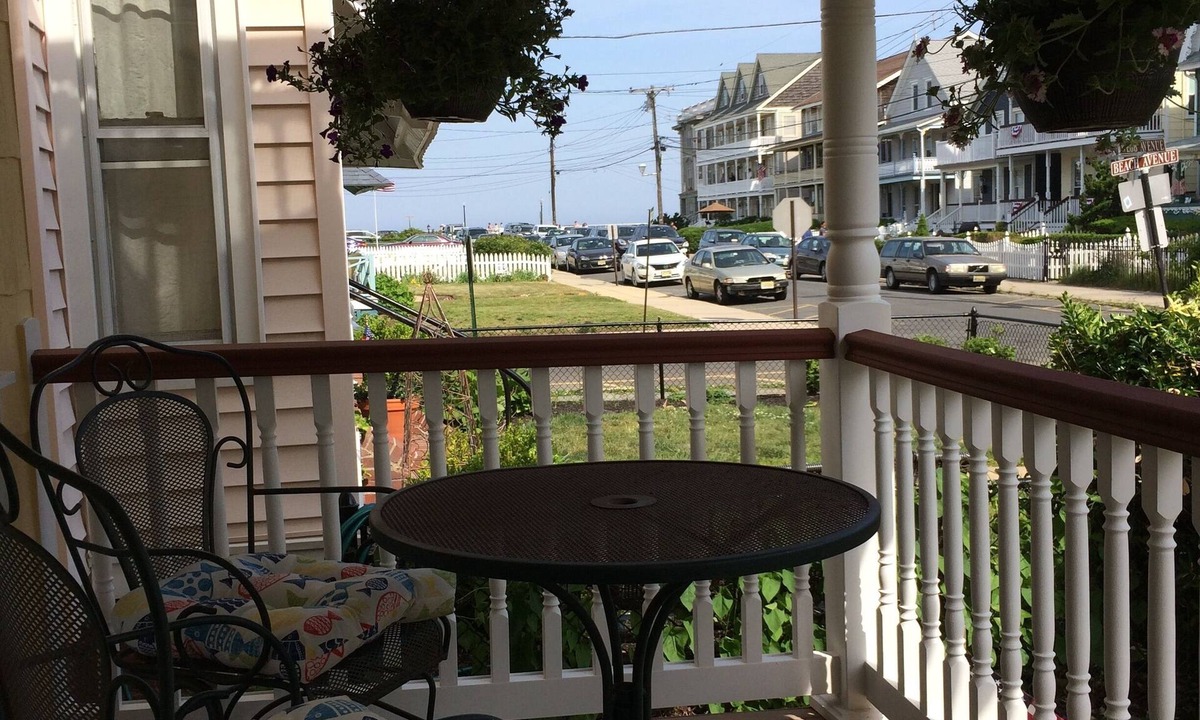 Ocean Grove Apartment | 1-Block to Beach - 1 Bdrm, 1st flr unit in historic Victorian home of OceanGrove