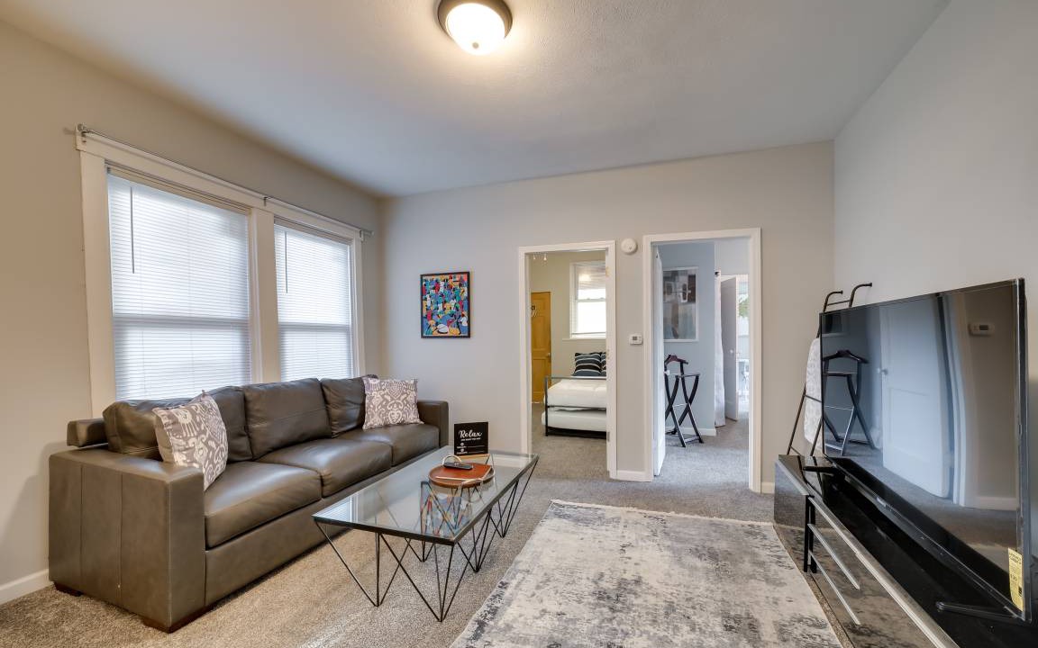 South Hills Apartment | 102 m² Apartment ∙ 2 bedrooms ∙ 4 guests