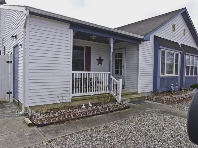 Village Green House | 1240 A Vermont Ave! 2 BR/1.5 BA Sleeps 4