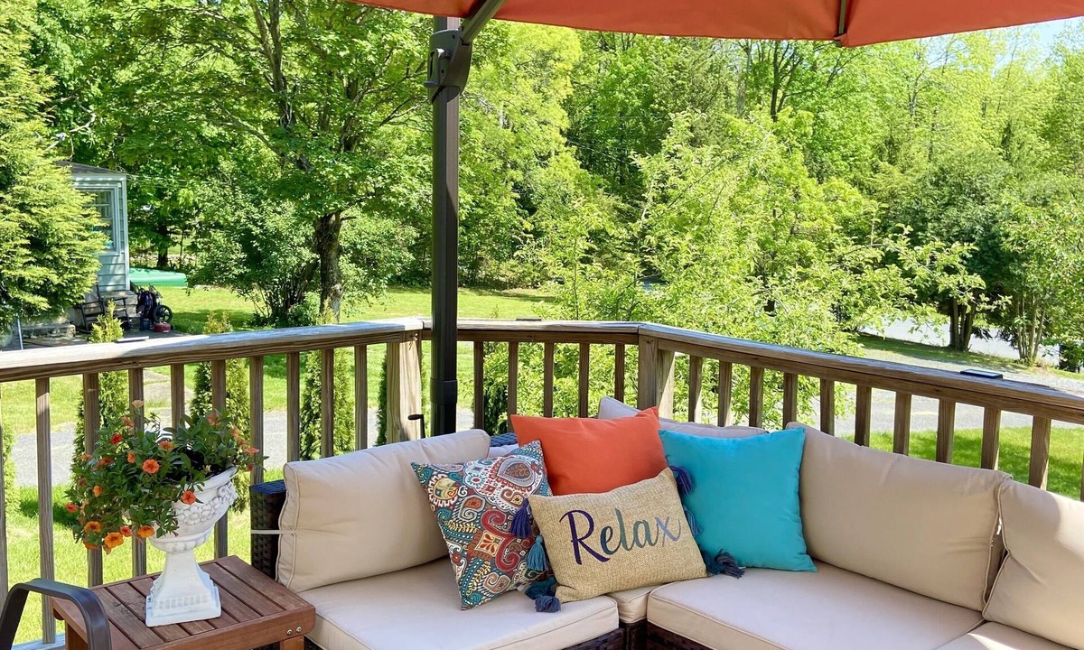 New Windsor Cottage | 13 miles from West Point Entire Cottage on 1.5 acres 3BR 2BAn