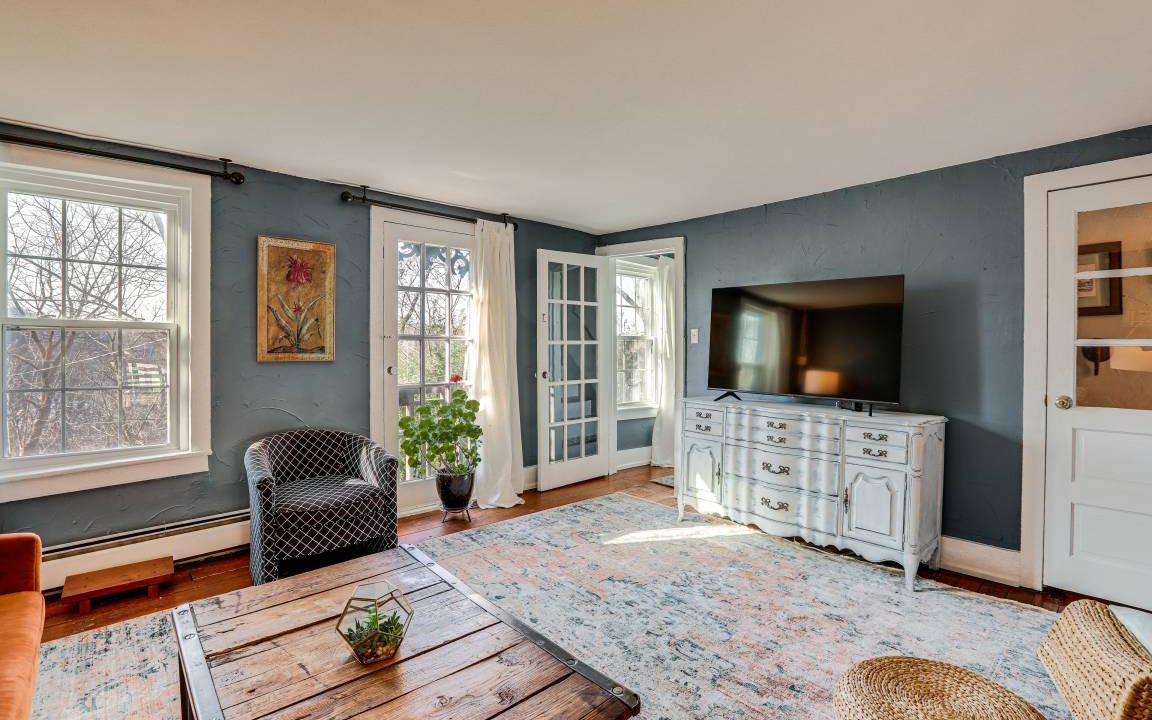 Lambertville Apartment | 139 m² Apartment ∙ 2 bedrooms ∙ 3 guests