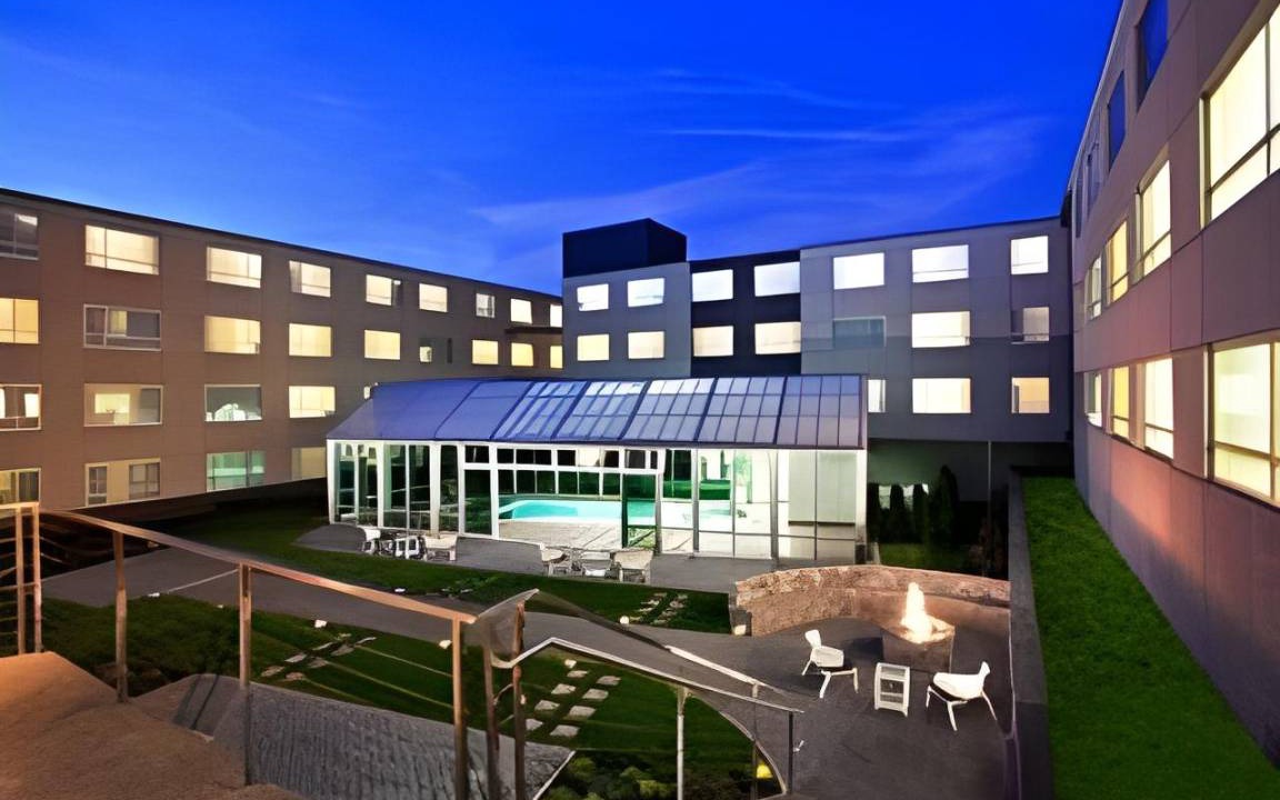 King of Prussia Hotel | 139 m² Hotel ∙ 2 bedrooms ∙ 127 guests