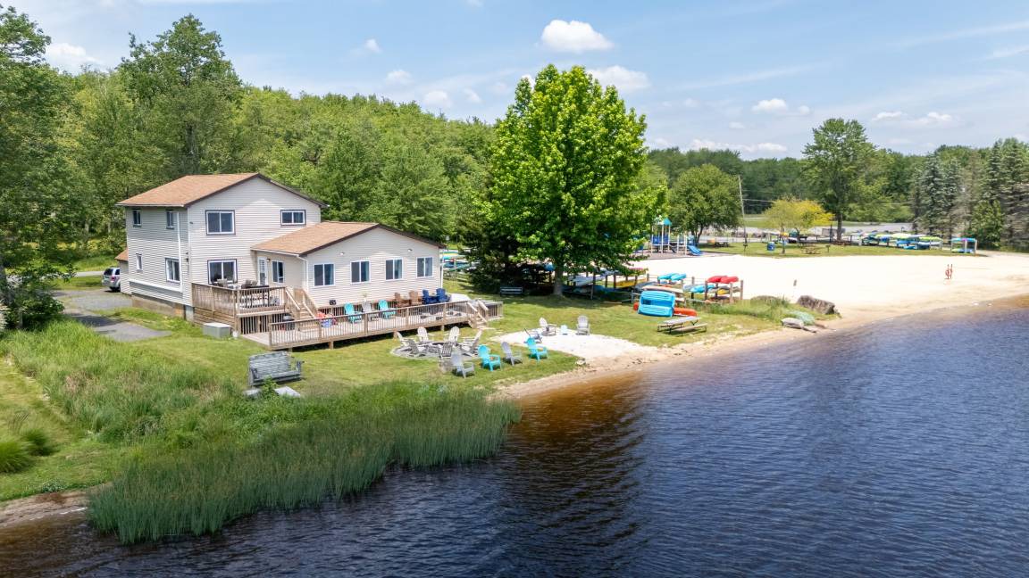 Pocono Lake House | 144 m² House ∙ 4 bedrooms ∙ 10 guests