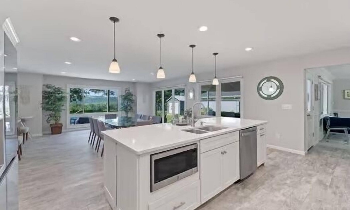 Anderson Township House | 15 min to downtown with inground pool & views of Ohio River & Belterra!
