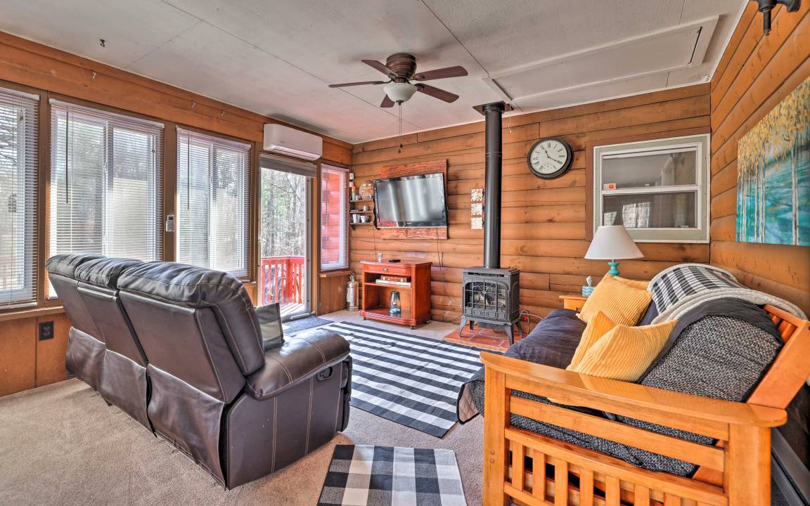 East Stroudsburg House | 167 m² House ∙ 3 bedrooms ∙ 10 guests