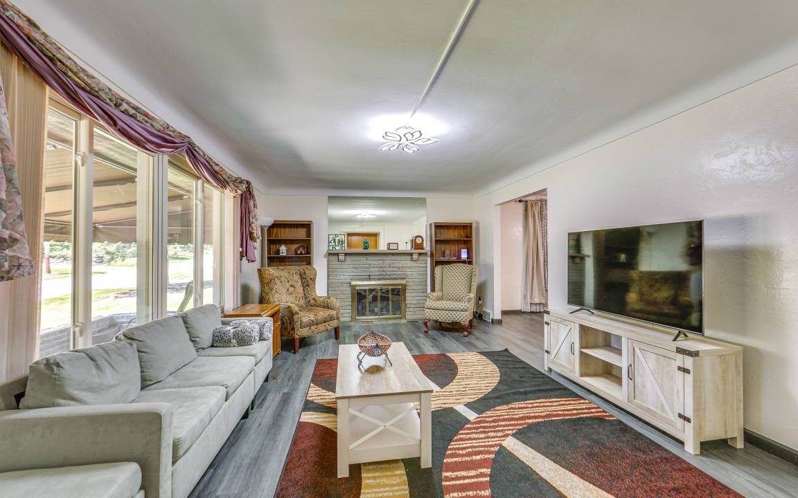 Monroeville House | 167 m² House ∙ 4 bedrooms ∙ 8 guests