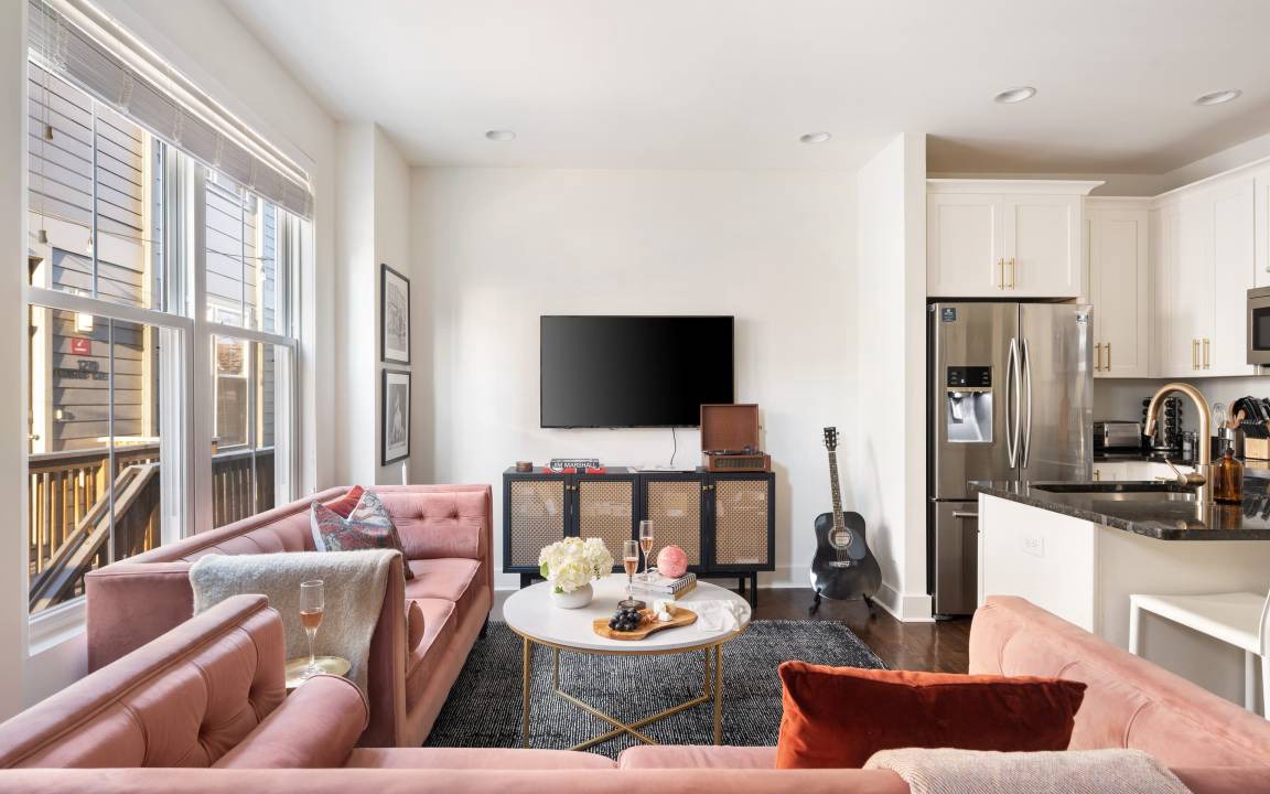 Chestnut Hill Apartment | 1794 m² Apartment ∙ 3 bedrooms ∙ 8 guests