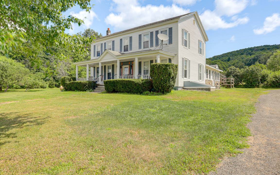 Farmersville Station House | 185 m² House ∙ 3 bedrooms ∙ 6 guests