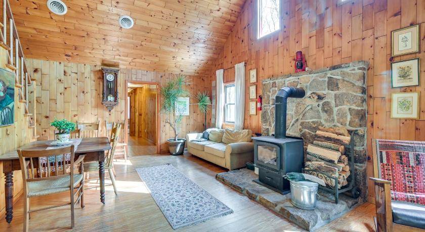 Great Cacapon House | 186 m² House ∙ 3 bedrooms ∙ 11 guests