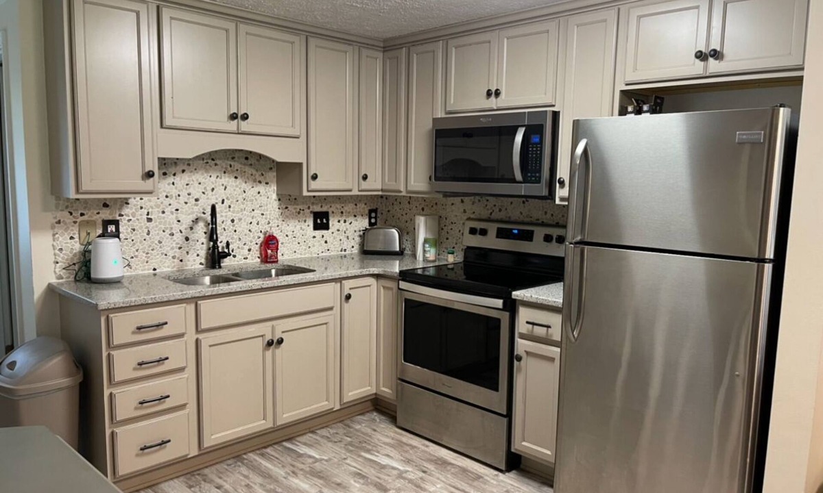 Claysburg Condo | 1st Floor 2/Bedroom 2/Full Bathroom, Wet-bar, Full Kitchen, 3 TVs & More