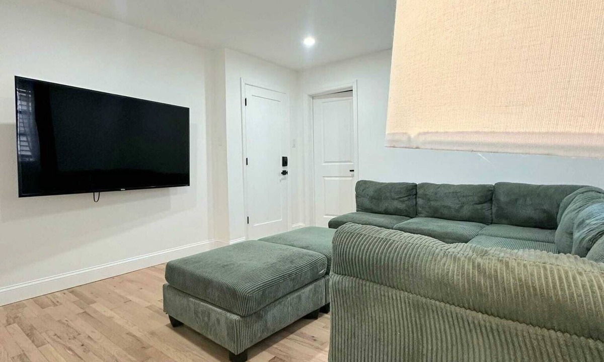 North Ironbound House | 2-bedroom house in peaceful Newark with AC, WiFi. Relax and unwind