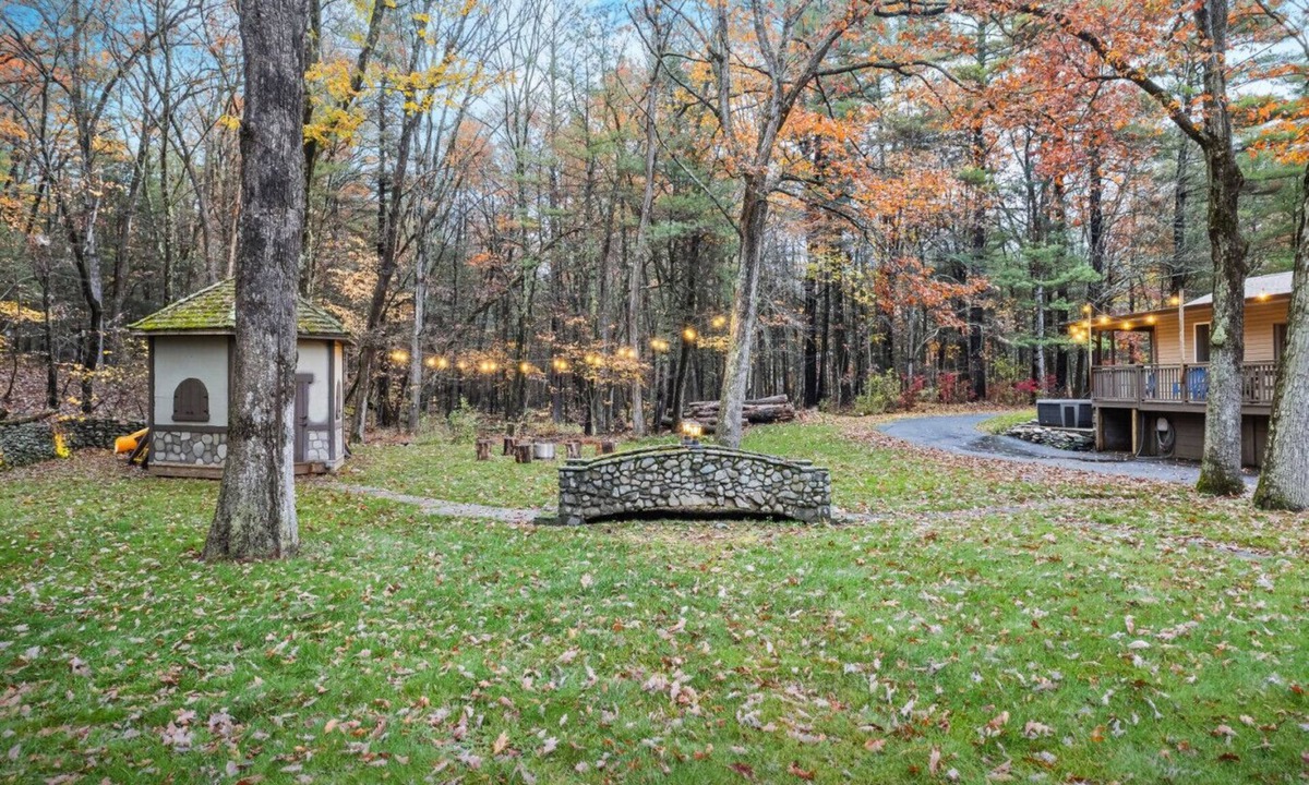 Hawley Cabin | 2 Houses, 22+Guests, 2 Hot Tubs, Renovated, Groups & Events Welcome, Firepit