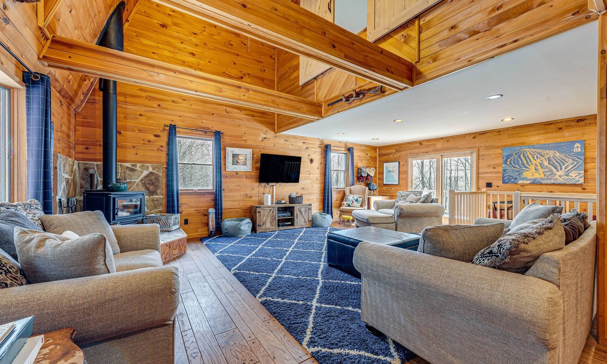 Union Dale Cabin | 2 Mi to Elk Mountain: Poconos Escape on 11 Acres!