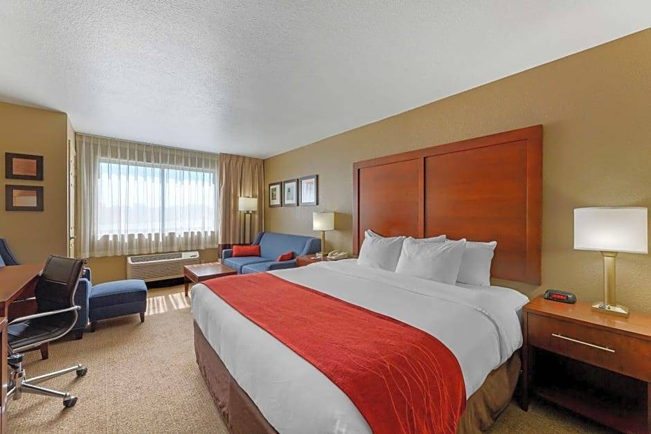 Huron Hotel | 2-Star Hotel ∙ Comfort Inn River's Edge
