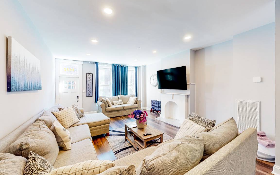 South Baltimore House | 200 m² House ∙ 3 bedrooms ∙ 10 guests