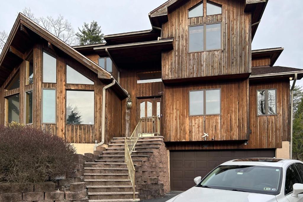 East Stroudsburg House | 226 E Shore Dr