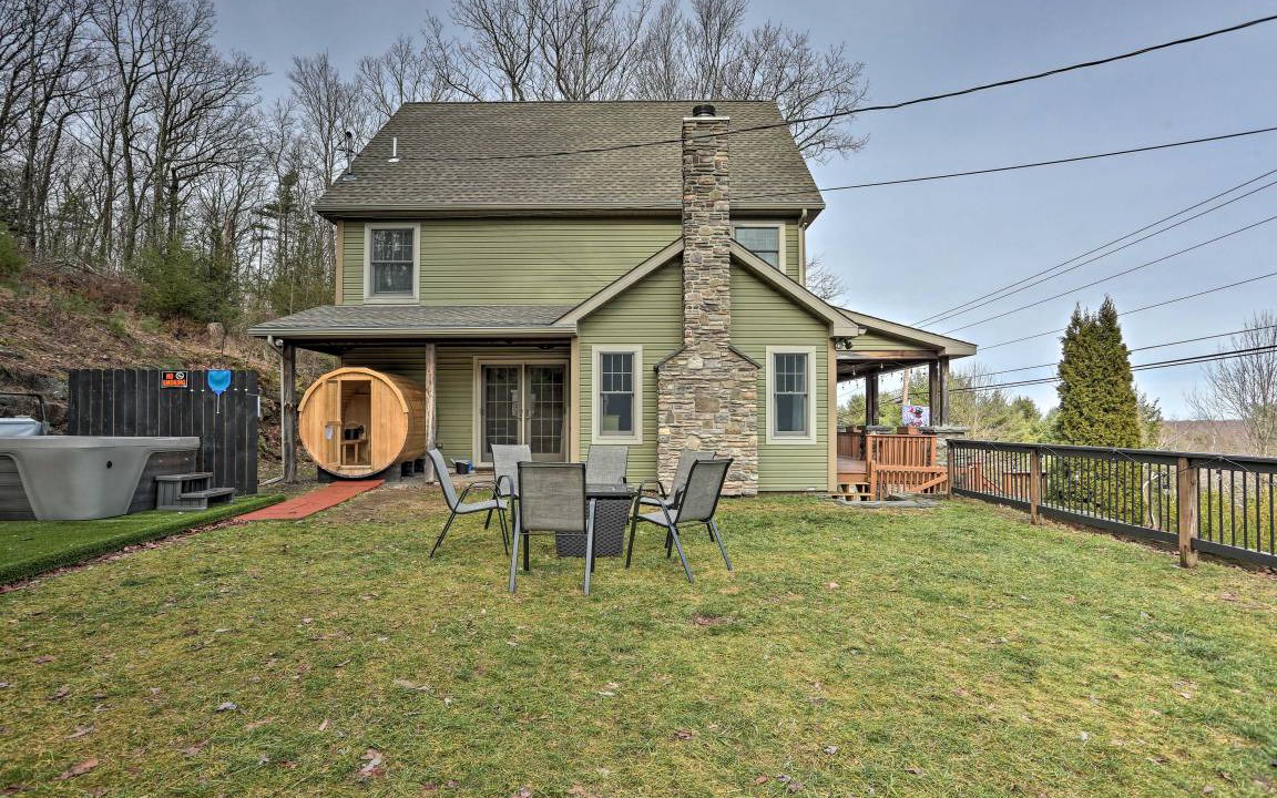 Paupack House | 248 m² House ∙ 4 bedrooms ∙ 12 guests