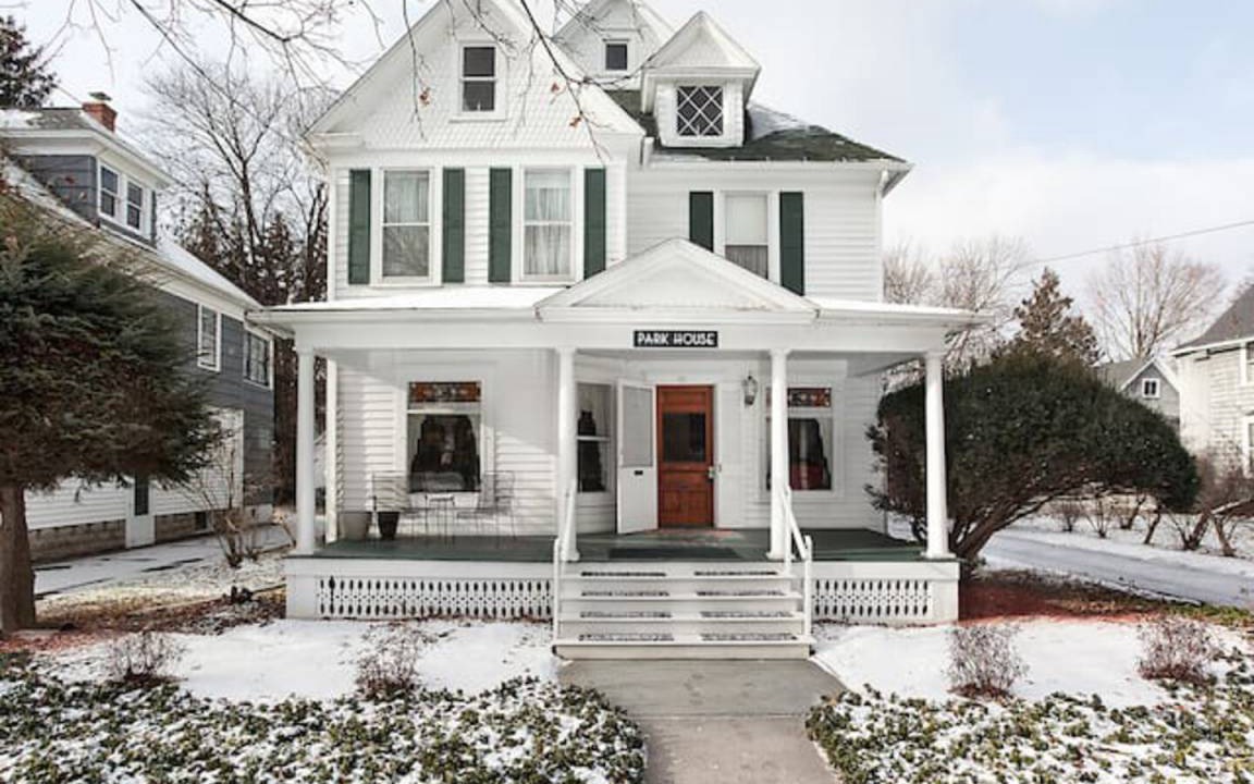 Binghamton House | 260 m² House ∙ 6 bedrooms ∙ 1 guest