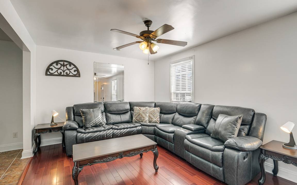 Silver Spring House | 266 m² House ∙ 6 bedrooms ∙ 10 guests