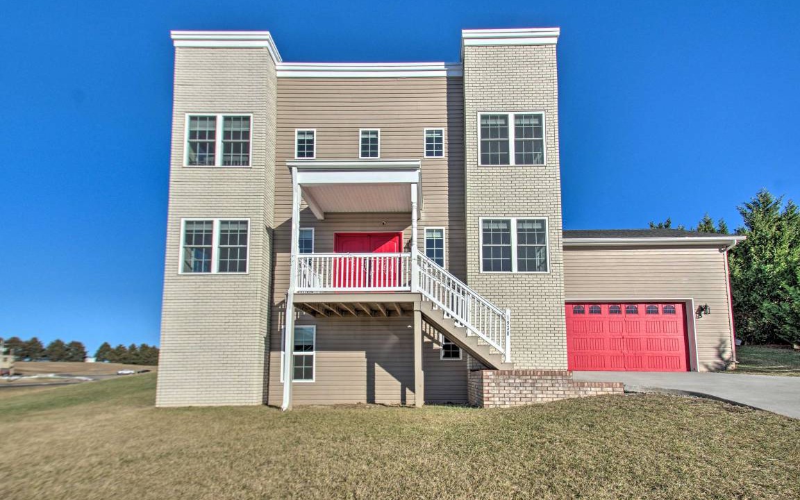 Harrisonburg House | 274 m² House ∙ 4 bedrooms ∙ 8 guests