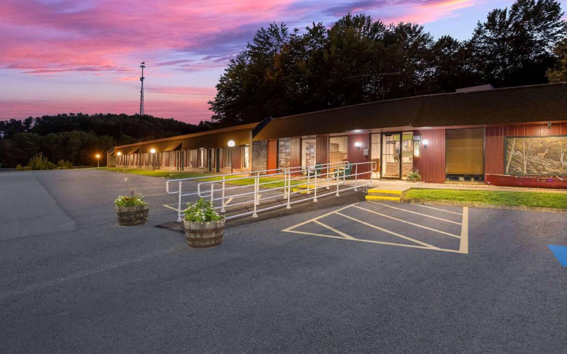 Emlenton Hotel | 28 m² Hotel ∙ 4 guests