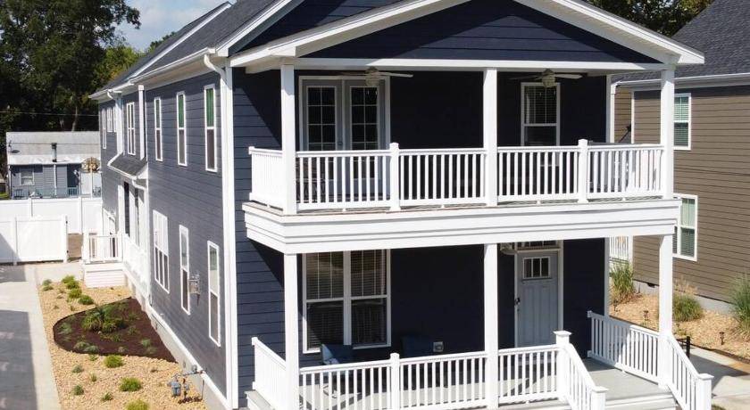 Buckroe Beach House | 297 m² House ∙ 6 bedrooms ∙ 14 guests