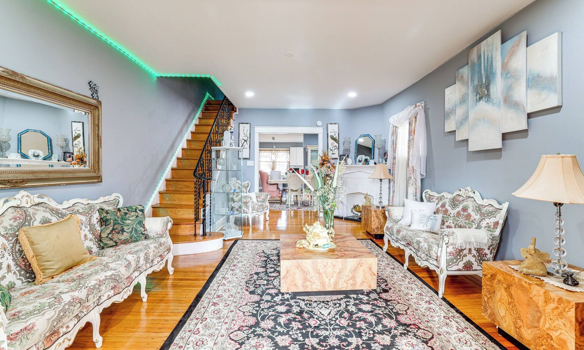 Yeadon House | 3 Mi to Penn: Pet-Friendly Townhome in Yeadon!