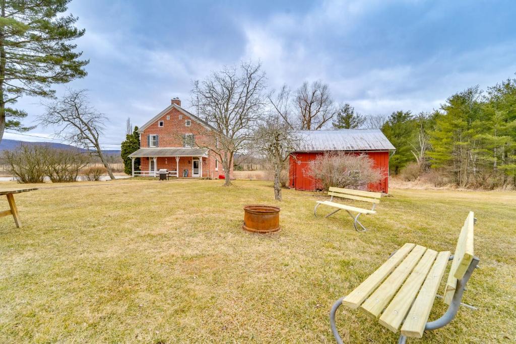 Millmont House | 3 Mi to Penns Creek Access Hideaway with Grill!