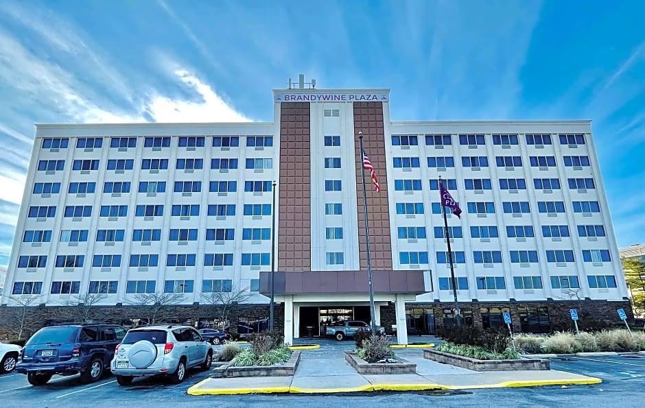 Plaza Hotel Surestay | Claymont