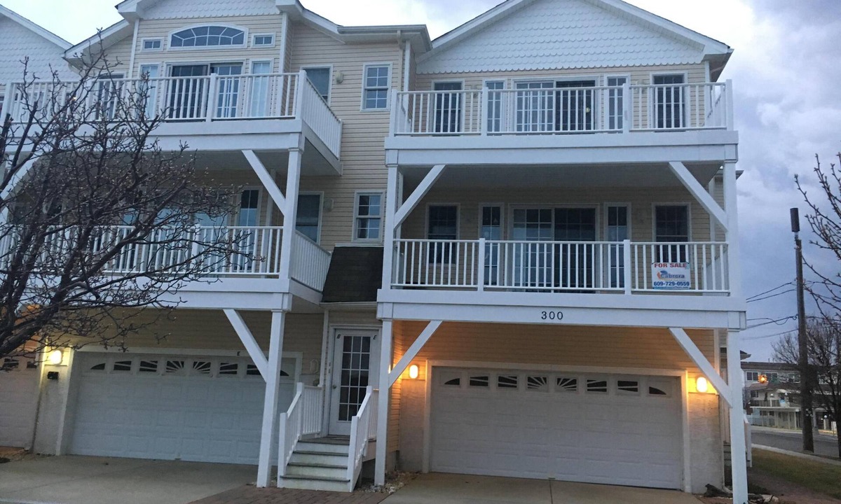 North Wildwood Condo | 300 E 17th Ave, Unit F, North Wildwood, NJ