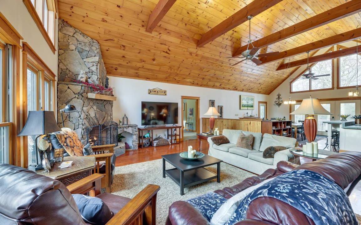 Snowshoe House | 325 m² House ∙ 5 bedrooms ∙ 15 guests