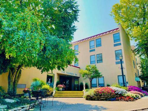 Lakeside Hotel | 34 m² Hotel ∙ 6 guests