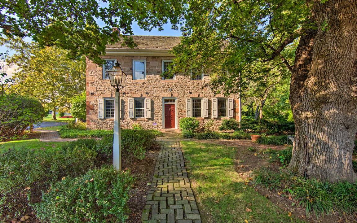 Ephrata House | 350 m² House ∙ 4 bedrooms ∙ 8 guests