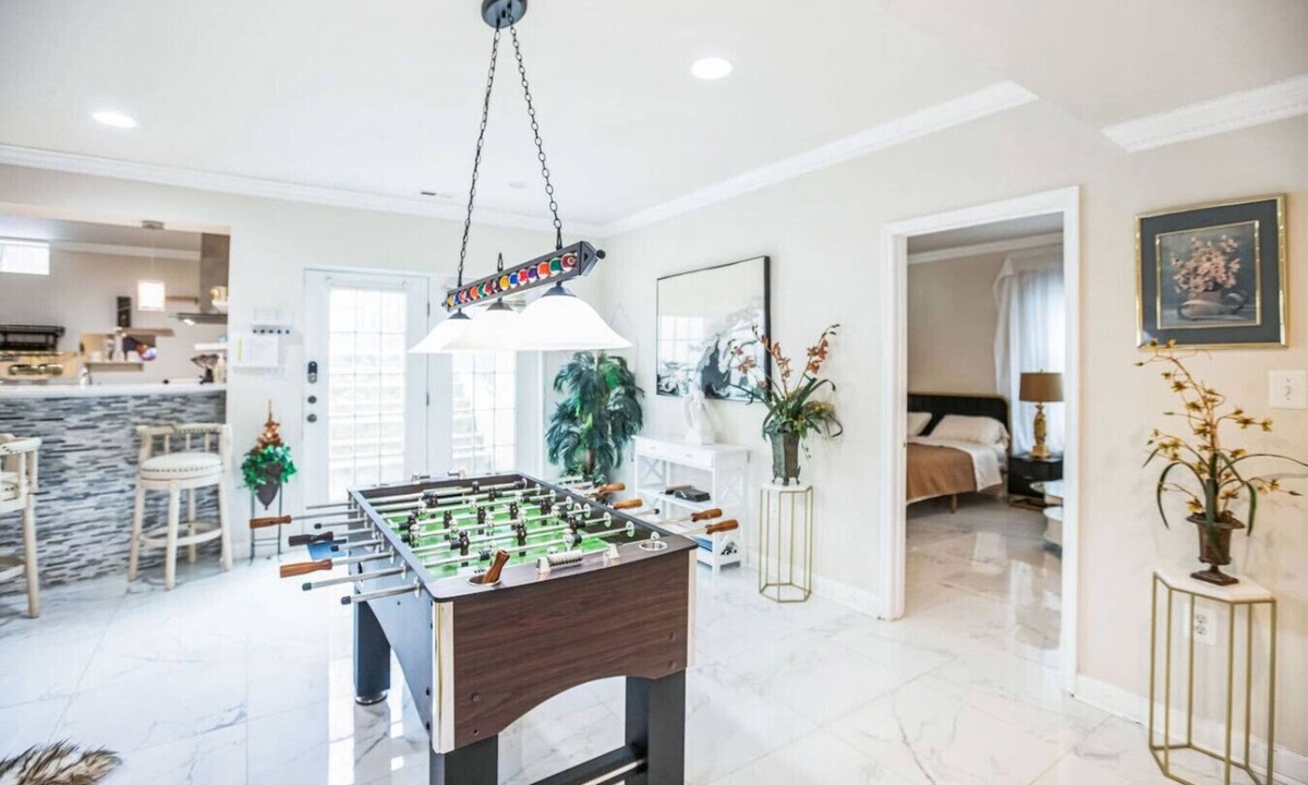 Fairland House | 372) Luxurious 3BR Home!