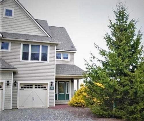 Tannersville House | 376 Linden Ct