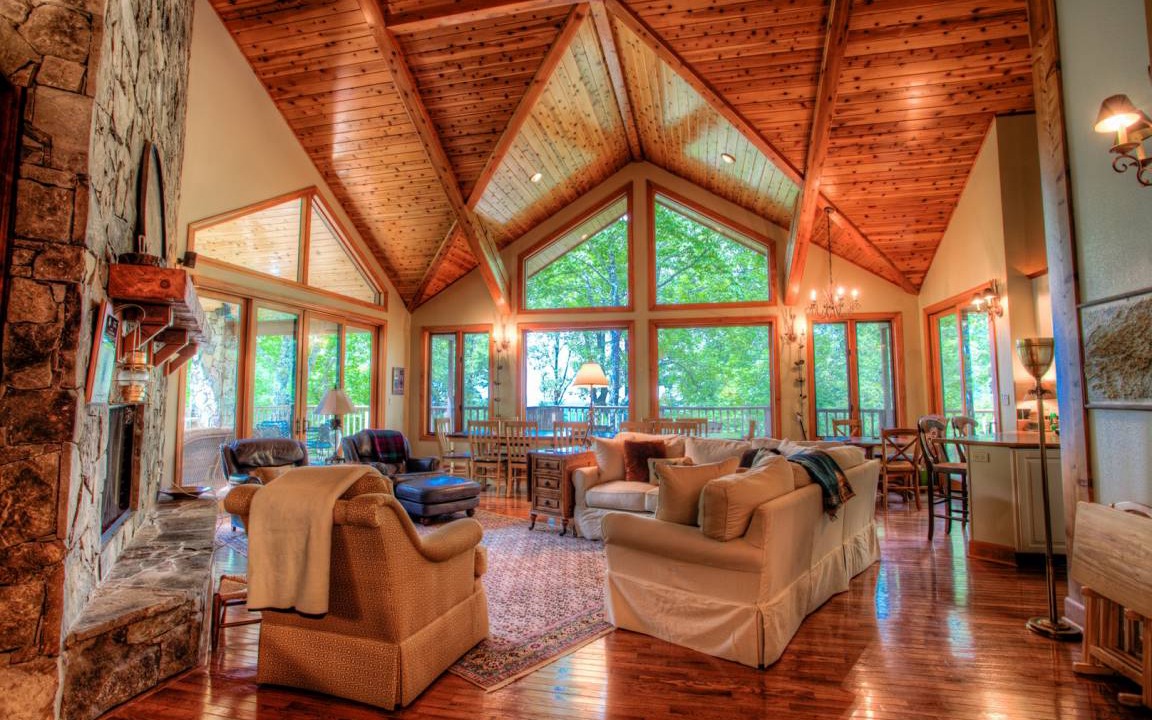 Burnsville House | 383 m² House ∙ 5 bedrooms ∙ 10 guests