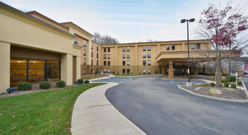 Ross Township Hotel | 40 m² Hotel ∙ 7 guests