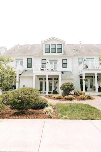 Northeast Virginia Beach House | 527 The Cape Henry House