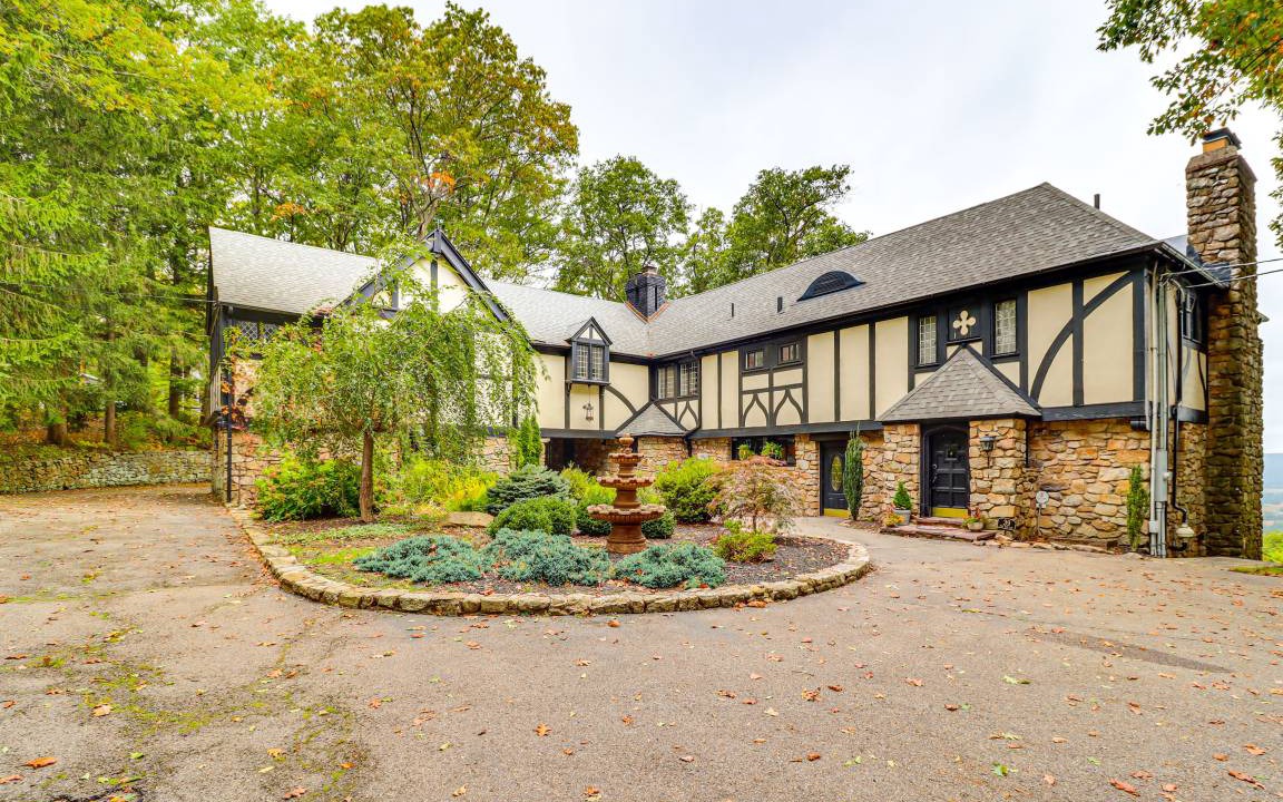 Sybertsville House | 585 m² House ∙ 9 bedrooms ∙ 18 guests