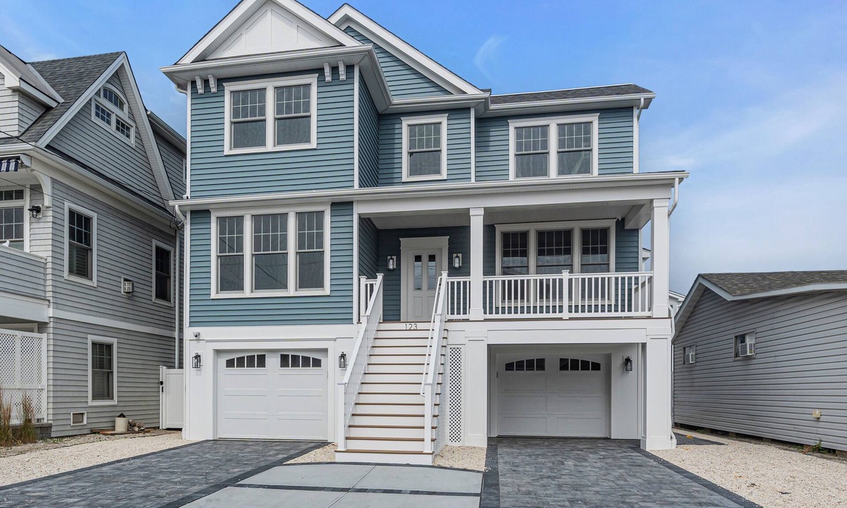 Manasquan House | 5BR/3.5BA with Oceanview Sundeck, One Block from the Beach
