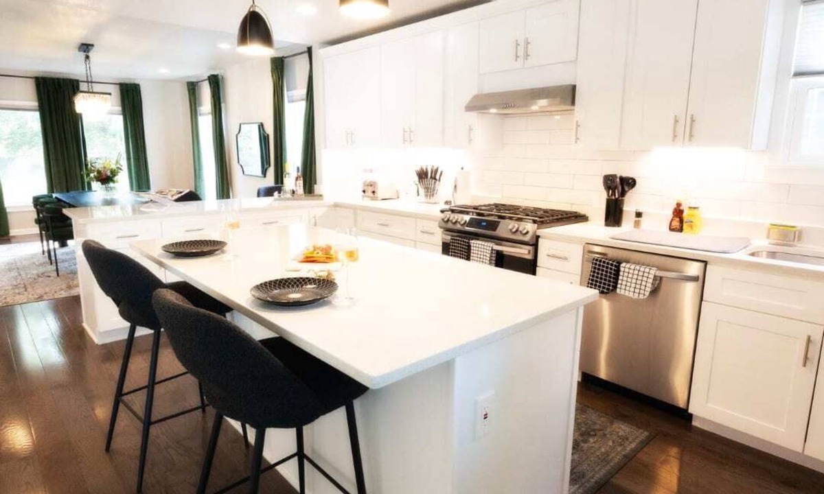 Cleveland House | 5BR| Luxury Retreat | Game Room