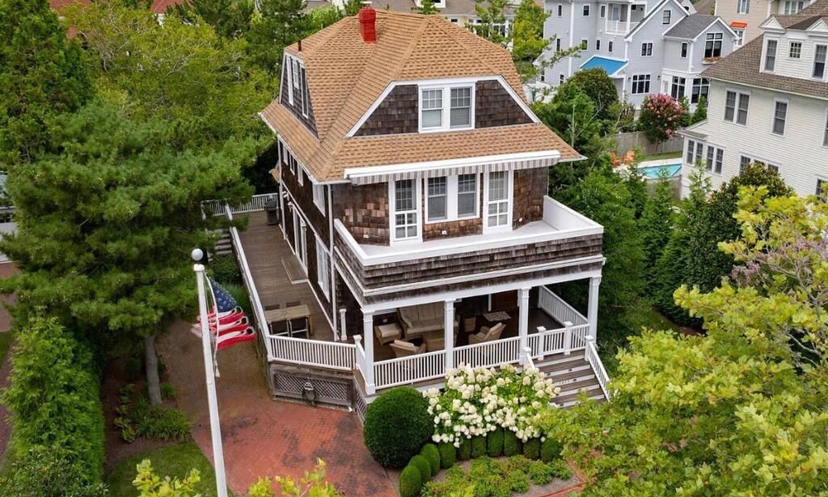 Admiral Estates House | 6 Bedroom Home 1 Block to the Beach! 1611 New Jersey Ave