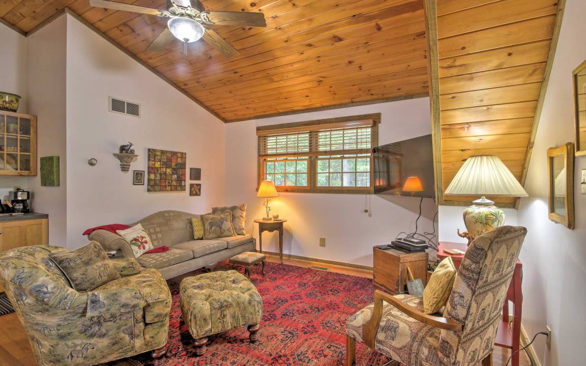 Berkeley Springs House | 65 m² House ∙ 1 bedroom ∙ 2 guests