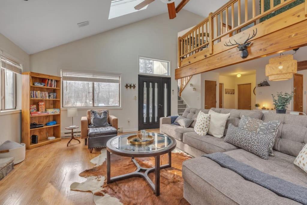 Long Pond House | 8 min to Kalahari and Camelback Great for Families