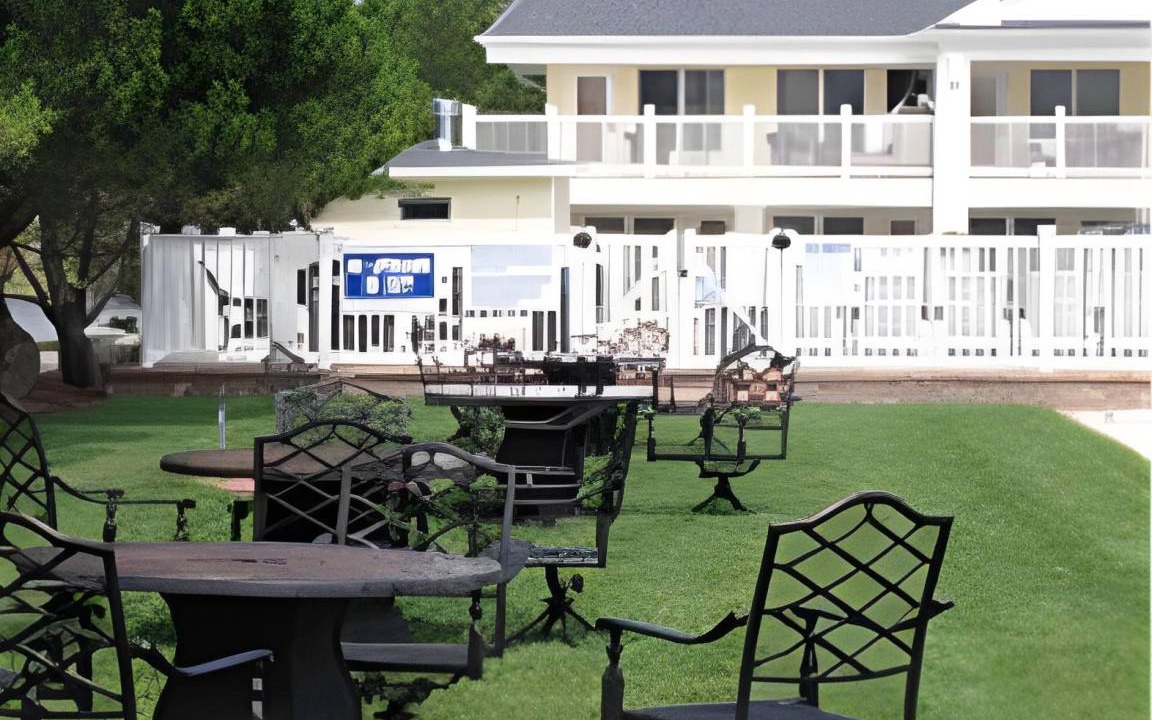 Village Green Hotel | 83 m² Motel ∙ 127 guests