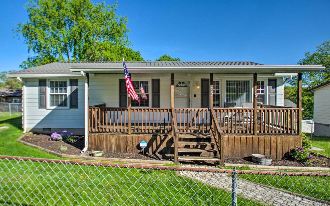 Fayetteville House | 89 m² House ∙ 2 bedrooms ∙ 6 guests