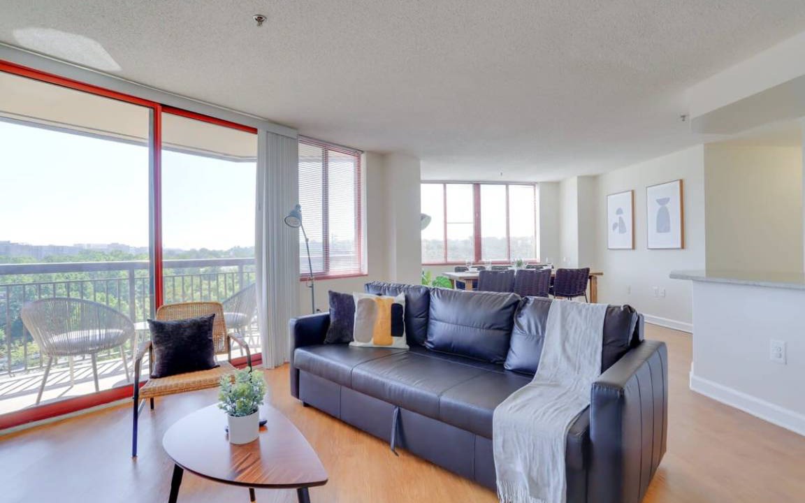 Pentagon City Apartment | 90 m² Apartment ∙ 2 bedrooms ∙ 6 guests