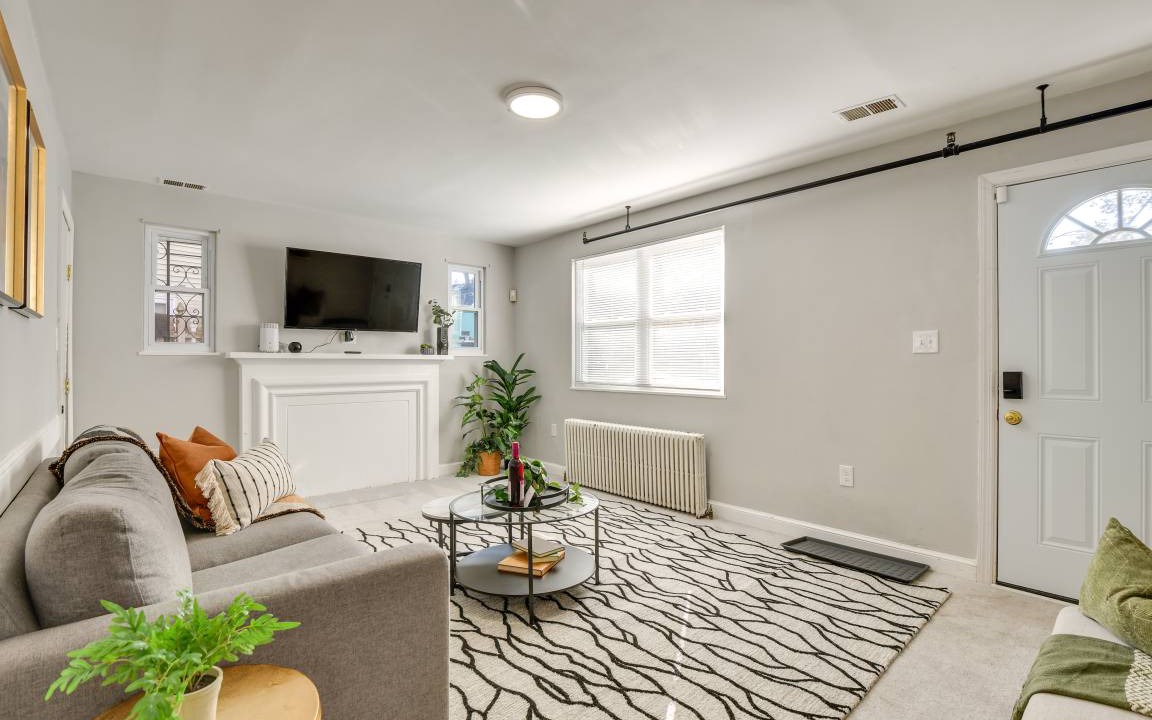 Takoma Park Apartment | 90 m² Apartment ∙ 2 bedrooms ∙ 6 guests