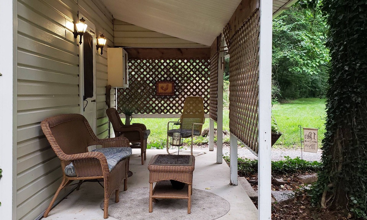Fort Loudon Cottage | A Cottage in Woods Near Skiing, Lake, and Historical Sites