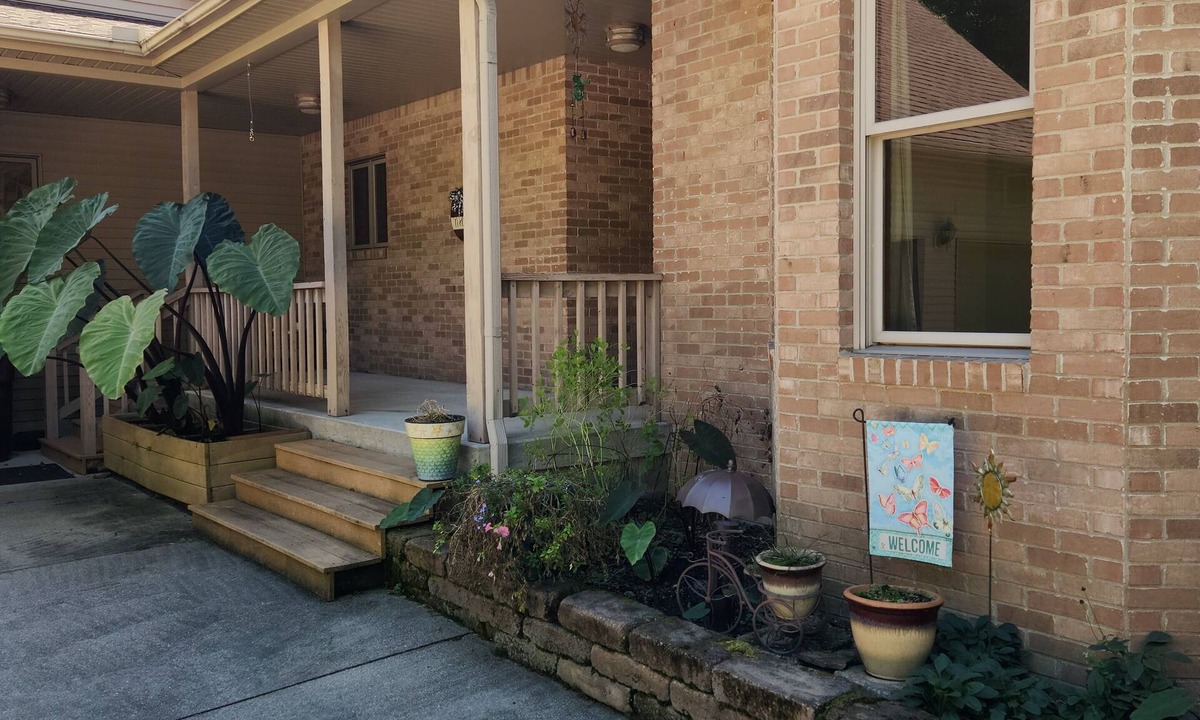 Rockville House | A Cozy, relaxing hideaway! 1/2 a mile from Billie Creek Covered Bridge.
